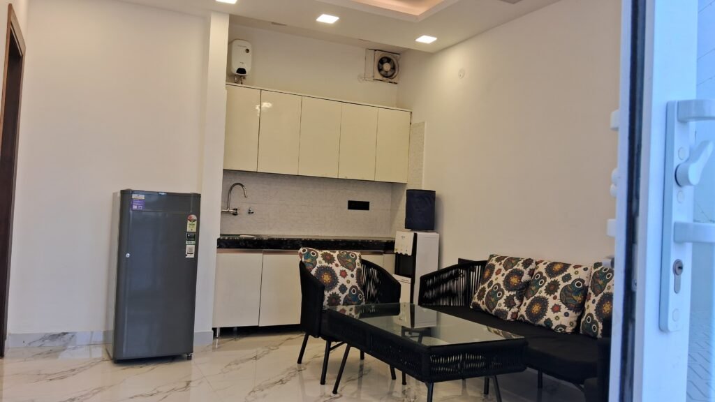 Service Apartments in Defence Colony