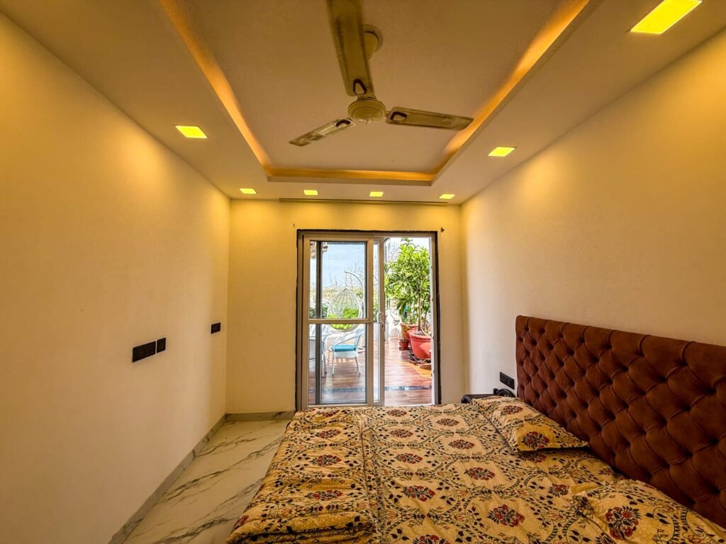 Service Apartments in Defence Colony