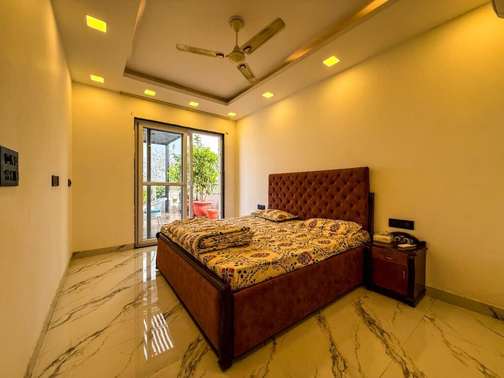 Service Apartments in Defence Colony